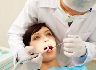 Správná péče o zuby spočívá zejména v pravidelné dentální hygieně